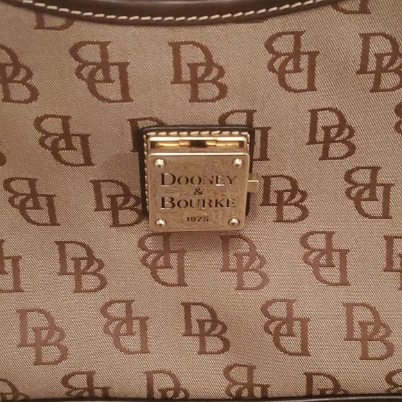 Signature Canvas Dooney & Bourke Hobo Shoulder Bag - Picture 4 of 8